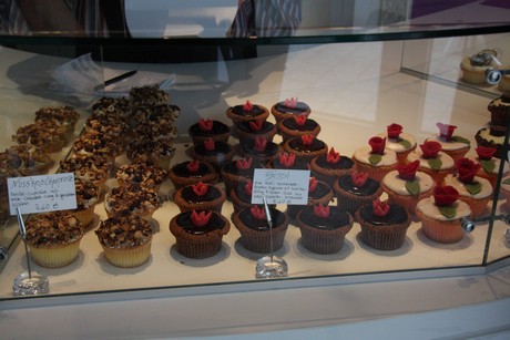 royal-cupcakes