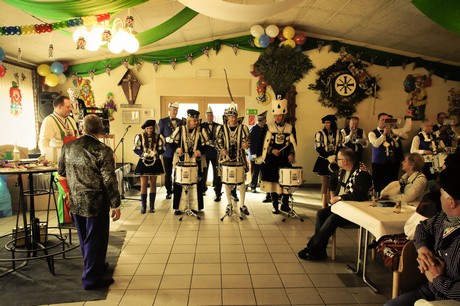 musik-und-showband-weiss-blau-am-stern-bruehl