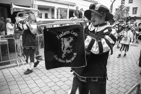fanfarencorps-gruen-weiss-spay