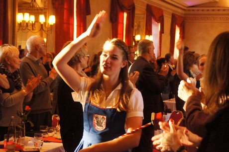 tanzcorps-KG-original-koelsche-domputzer