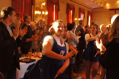 tanzcorps-KG-original-koelsche-domputzer