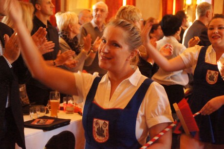 tanzcorps-KG-original-koelsche-domputzer