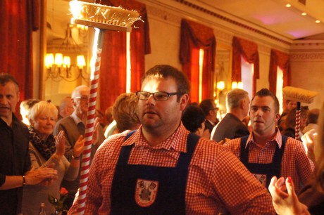 tanzcorps-KG-original-koelsche-domputzer