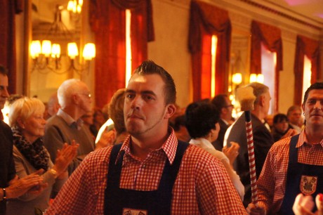 tanzcorps-KG-original-koelsche-domputzer