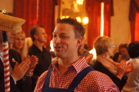 tanzcorps-KG-original-koelsche-domputzer