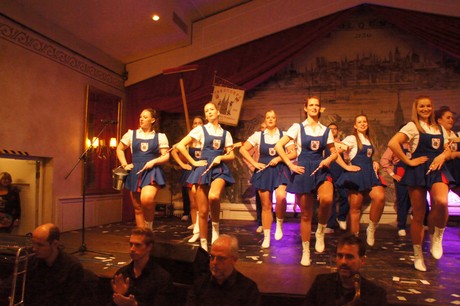 tanzcorps-KG-original-koelsche-domputzer