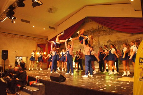 tanzcorps-KG-original-koelsche-domputzer