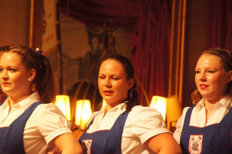 tanzcorps-KG-original-koelsche-domputzer