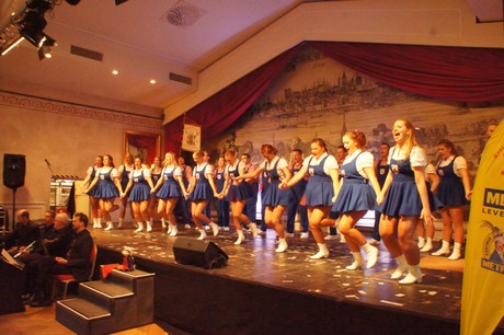 tanzcorps-KG-original-koelsche-domputzer