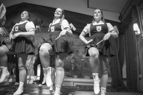 tanzcorps-KG-original-koelsche-domputzer