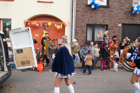 damentanzgruppe-Blessemer-Kornbluemchen