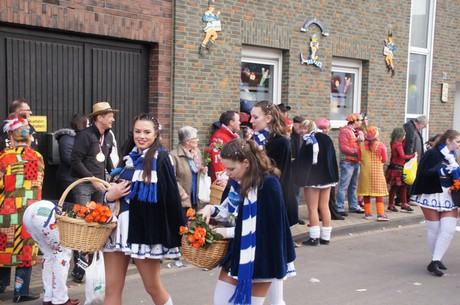 damentanzgruppe-Blessemer-Kornbluemchen