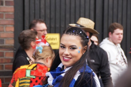 damentanzgruppe-Blessemer-Kornbluemchen