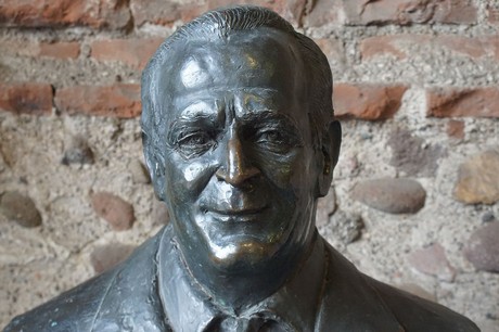promi