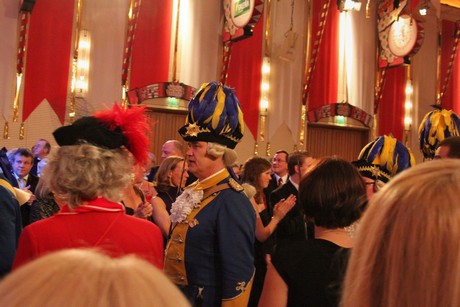 buergergarde-blau-gold