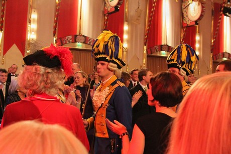 buergergarde-blau-gold