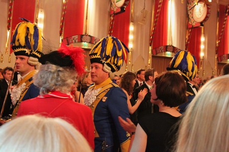 buergergarde-blau-gold