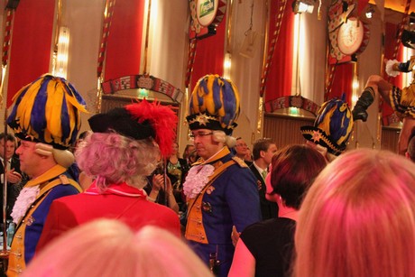buergergarde-blau-gold