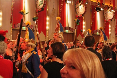 buergergarde-blau-gold