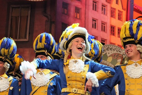 buergergarde-blau-gold