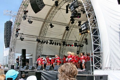 cheerleader