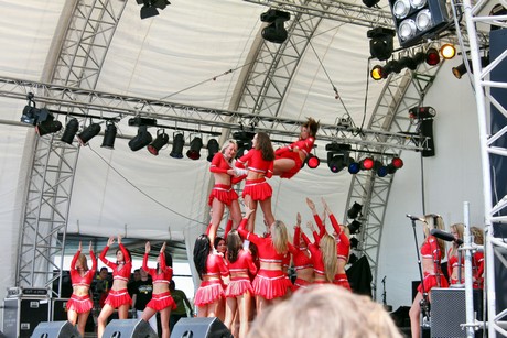 cheerleader
