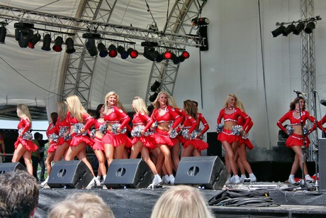 cheerleader