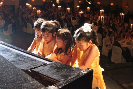 child-4-piano