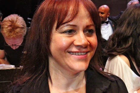 ein-halbmond-und-ein-regenbogen