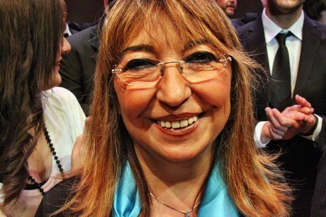 ein-halbmond-und-ein-regenbogen