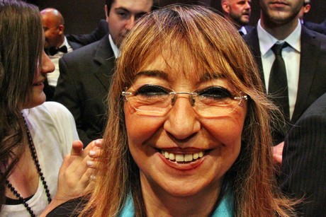 ein-halbmond-und-ein-regenbogen