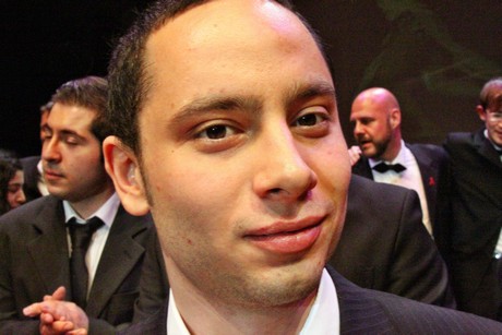 ein-halbmond-und-ein-regenbogen