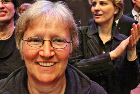 ein-halbmond-und-ein-regenbogen