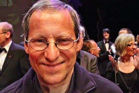 ein-halbmond-und-ein-regenbogen