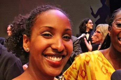 ein-halbmond-und-ein-regenbogen