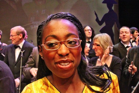 ein-halbmond-und-ein-regenbogen