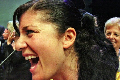 ein-halbmond-und-ein-regenbogen