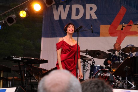 helen-schneider