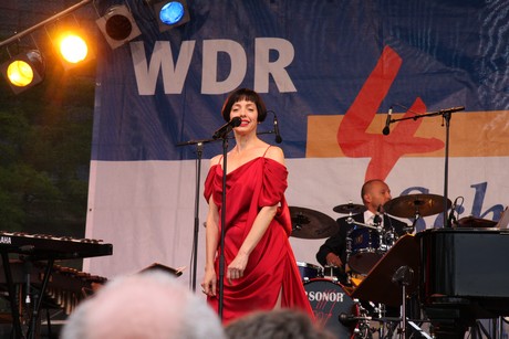 helen-schneider