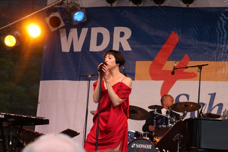 helen-schneider