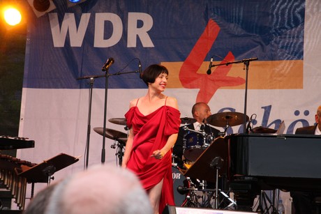 helen-schneider