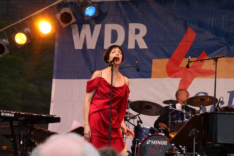 helen-schneider