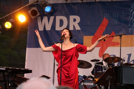 helen-schneider
