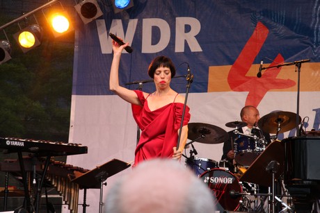 helen-schneider