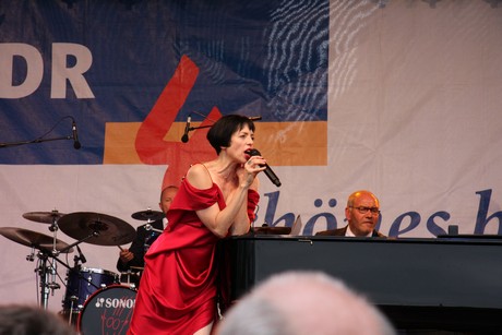 helen-schneider