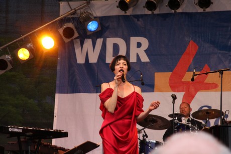helen-schneider