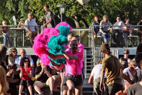 pink-poms