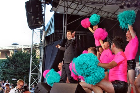 pink-poms