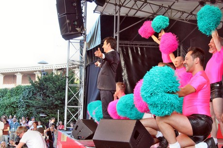 pink-poms