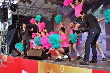 pink-poms
